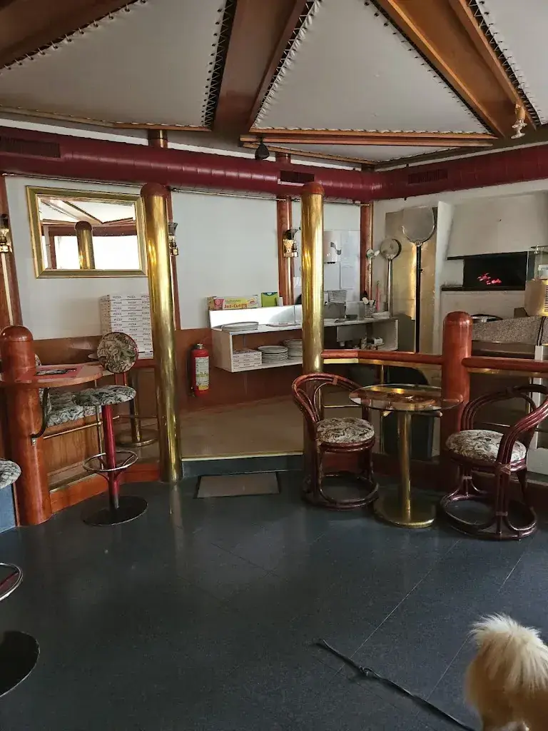 Dominique Friche i_Restaurant Pizzeria Le Yacht chez Miha_Soyhières_avis