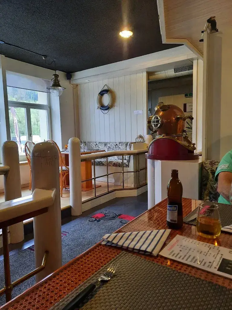 Gaby Karner_Restaurant Pizzeria Le Yacht chez Miha_Soyhières_avis