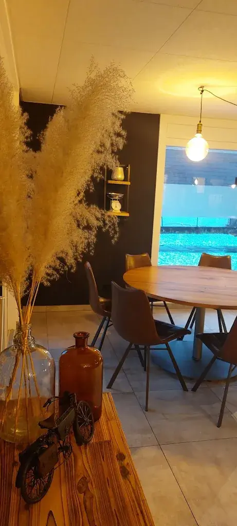 matilde seuret_Bar 19L'hôtâ_Courfaivre_review