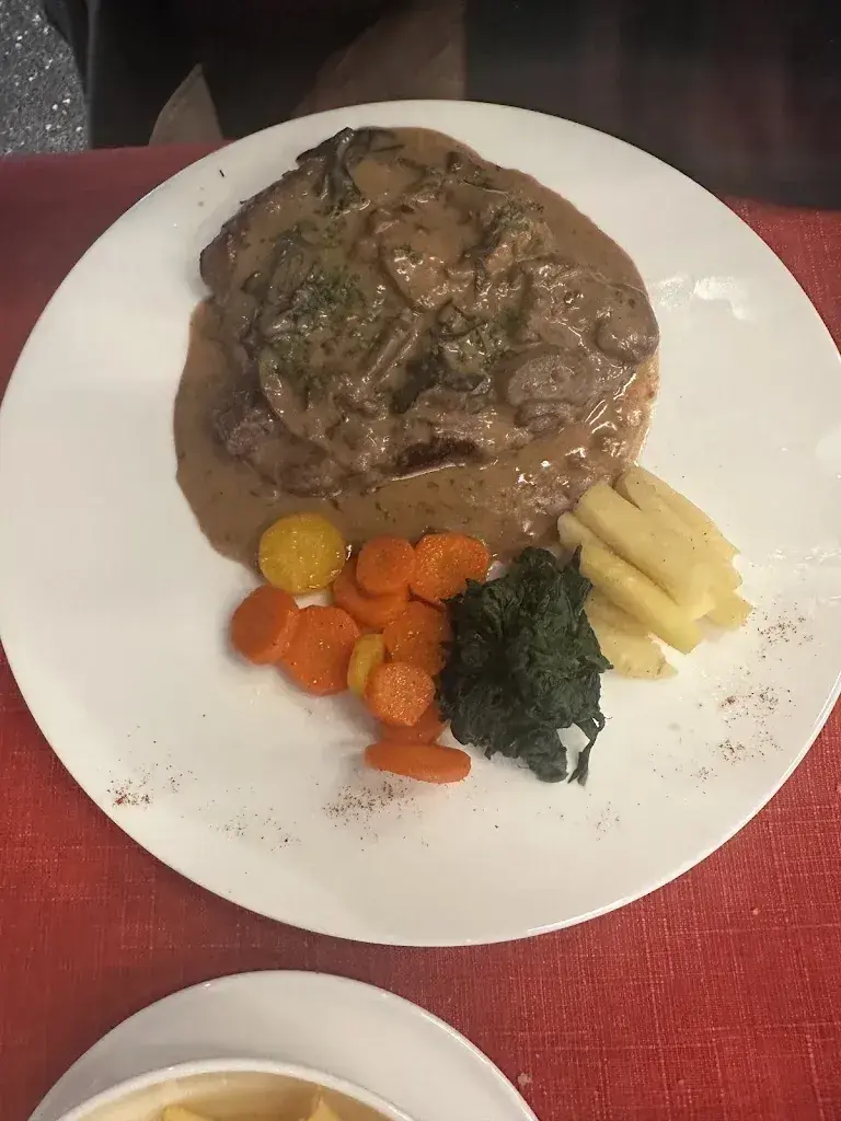 Joana Gonçalves_Restaurant Maison Rouge_Les Bois_review