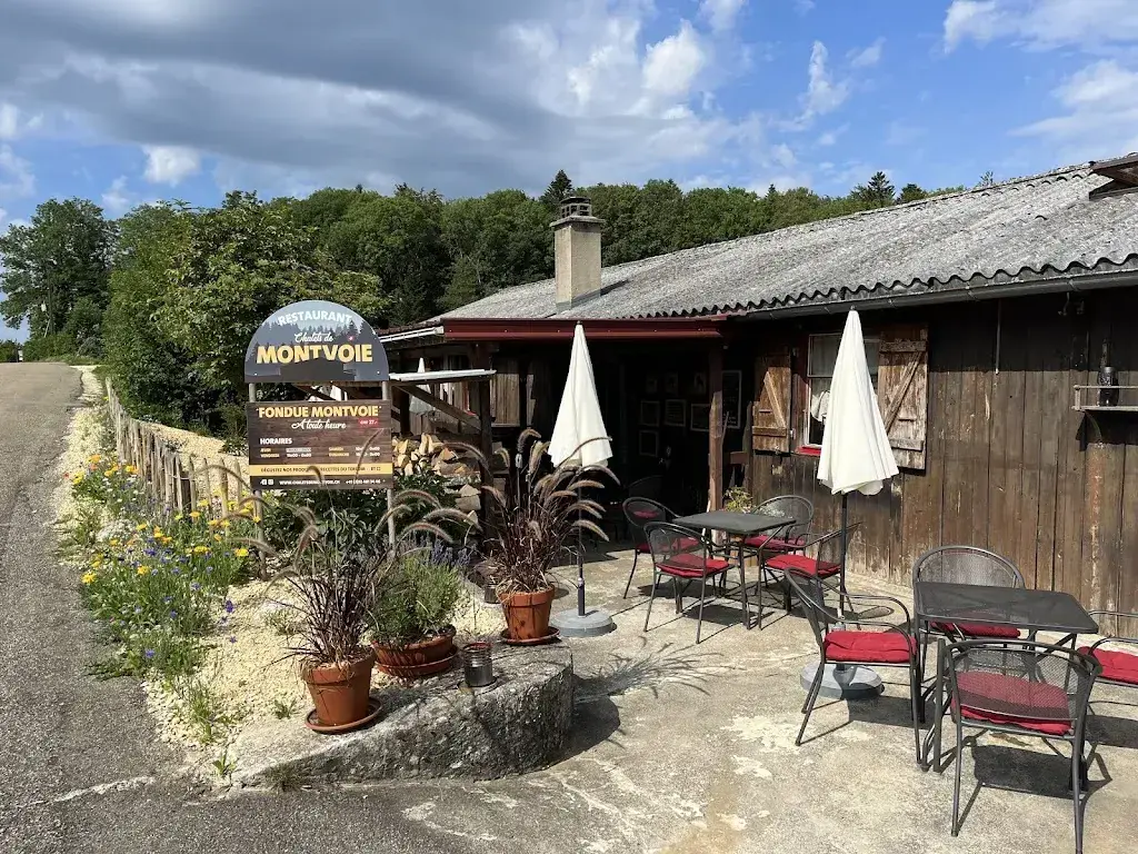 Mimo Fonty_Chalets de Montvoie_Villars-sur-Fontenais_review