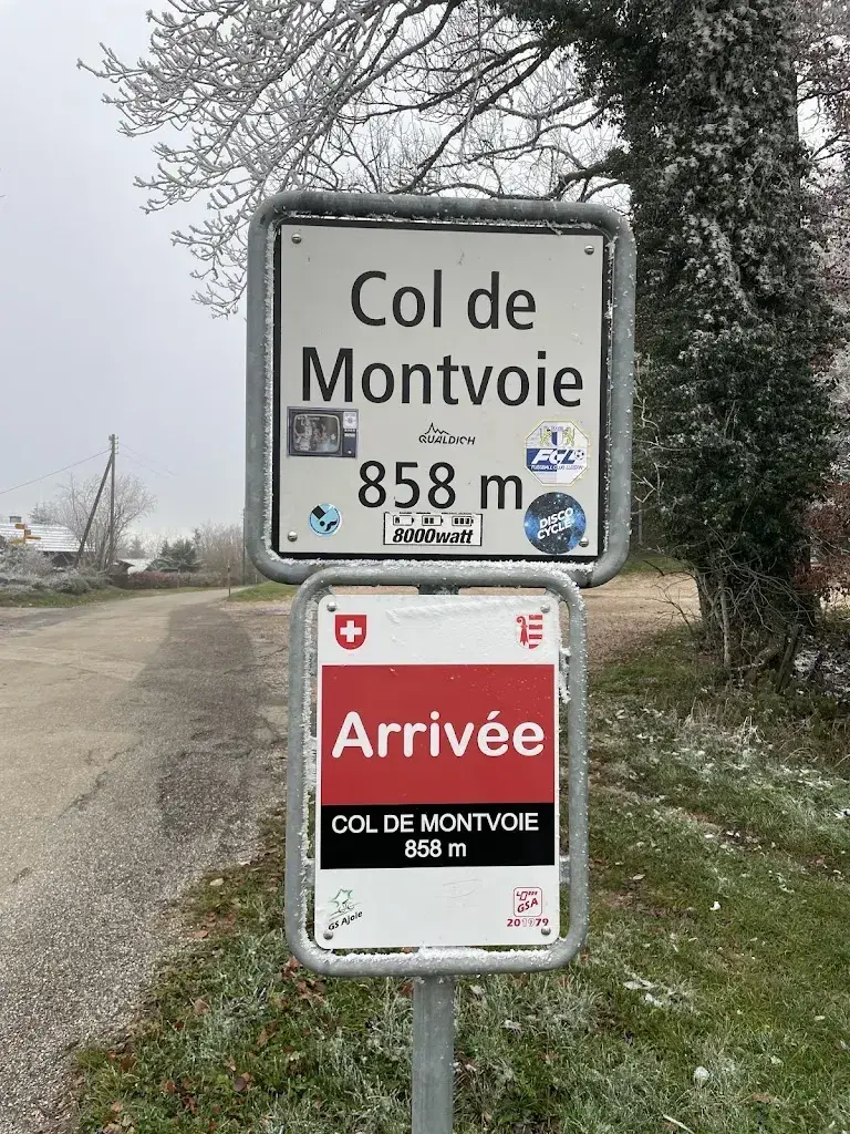 Ekaterina Eimer_Chalets de Montvoie_Villars-sur-Fontenais_review