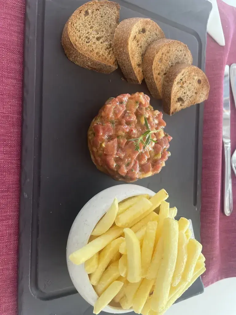 Christopher C_Hôtel-Restaurant 