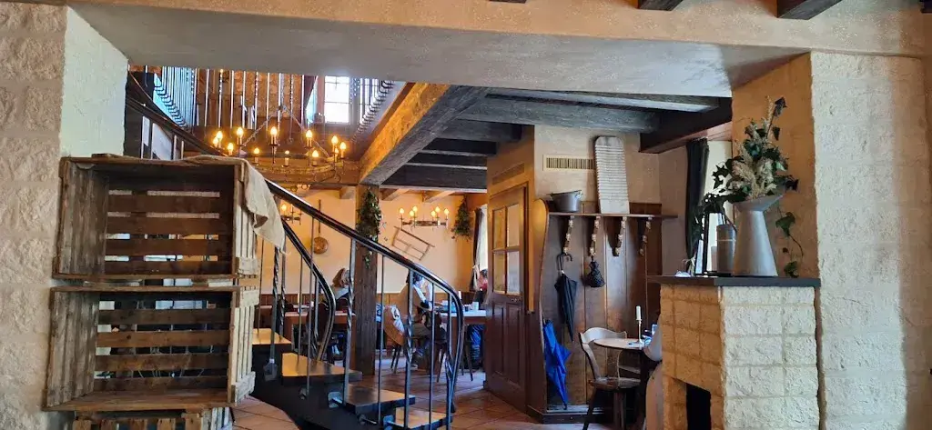Christos Moschos_Peanut Medieval Lodge - St-Ursanne_Saint-Ursanne_review