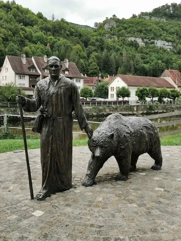 Marc David Hanisch_Peanut Medieval Lodge - St-Ursanne_Saint-Ursanne_review