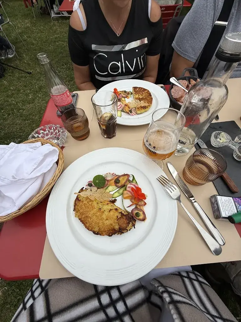 Salvador Sal_Auberge du Mont-Cornu_La Chaux-de-Fonds_review