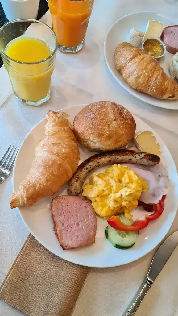 Paris Meijer_kommod - Hotel & Restaurant_Liechtenstein_review