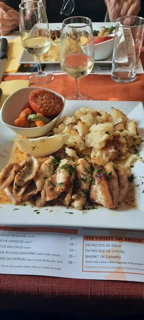 Emmanuelle Guenot_Sur le Mont SA_Coeuve_reseña