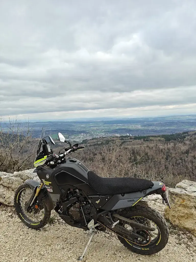 Cédric Grütter_Métairie Jobert_Prés-d'Orvin_review