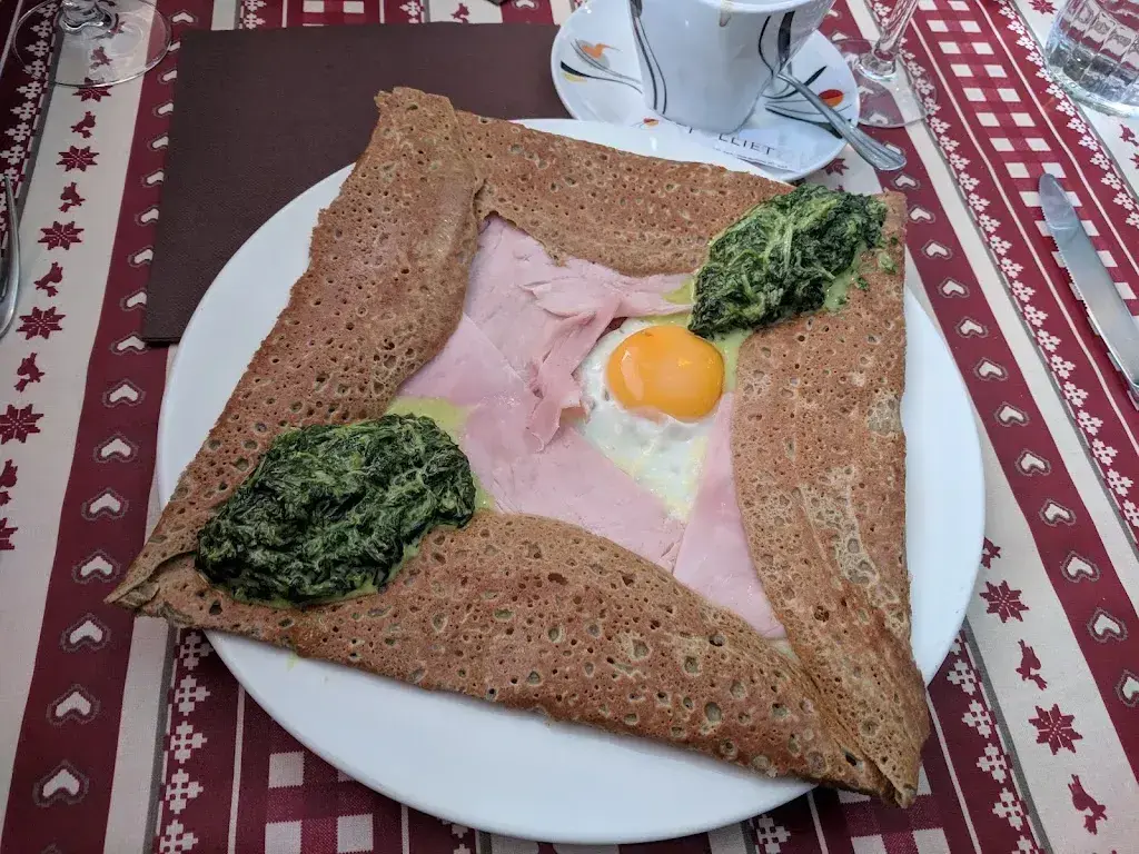 Zachary Decent_L'Alpage_France_review