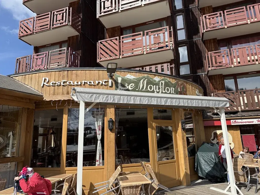 Simona Day_Le Mouflon_France_review