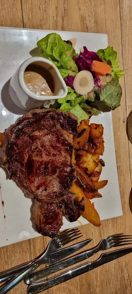 Gareth_Restaurant Le Chairlift_France_review