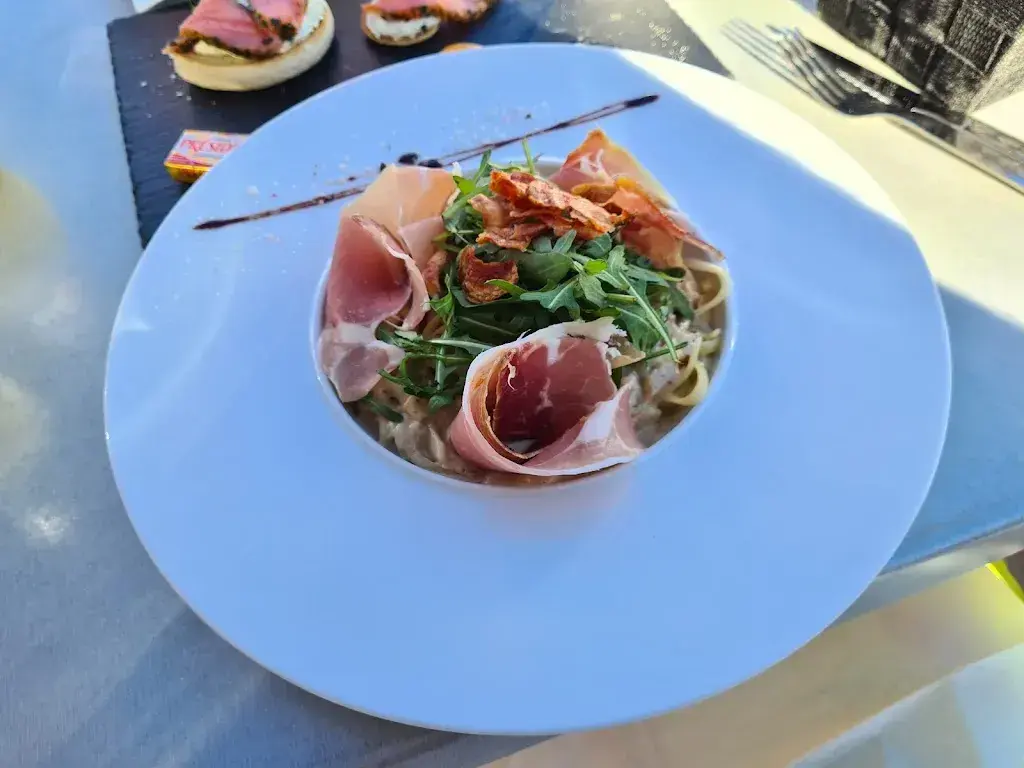 nic gandy_Restaurant Le Chairlift_France_review