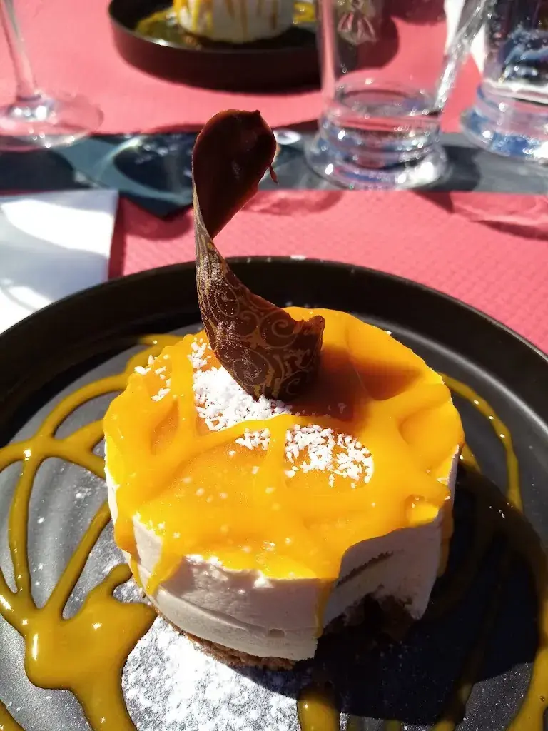 Team Ski La Source Love the Mountains_La Fleur de Neige_France_review