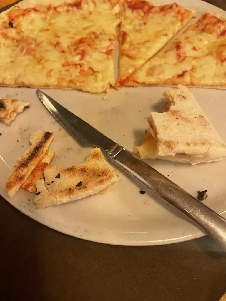 Helen Mahoney_Brasserie - Pizzeria Le Vega_France_avis