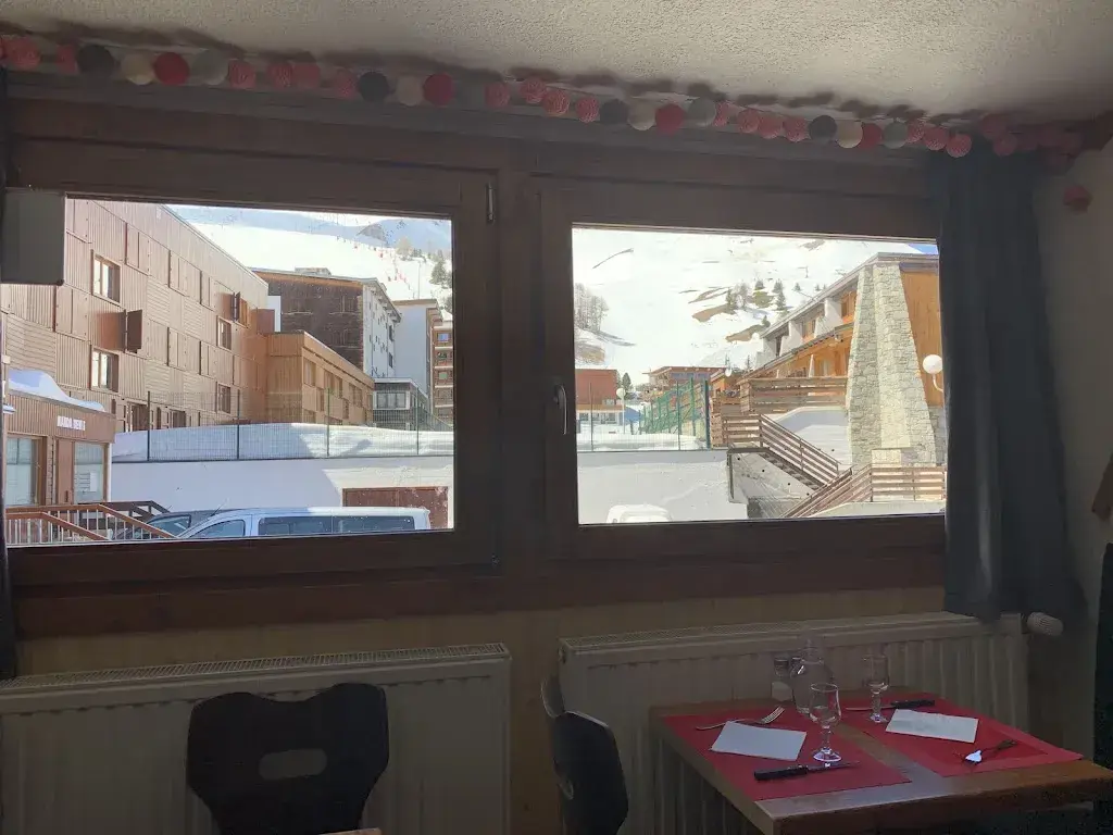 Simon Galbraith_Le P'tit bouchon La plagne centre_France_avis