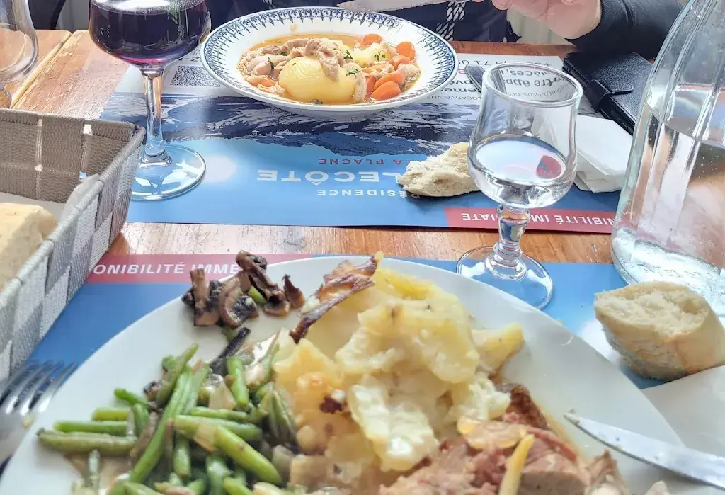 Le P'tit bouchon La plagne centre_France_slider_image_3