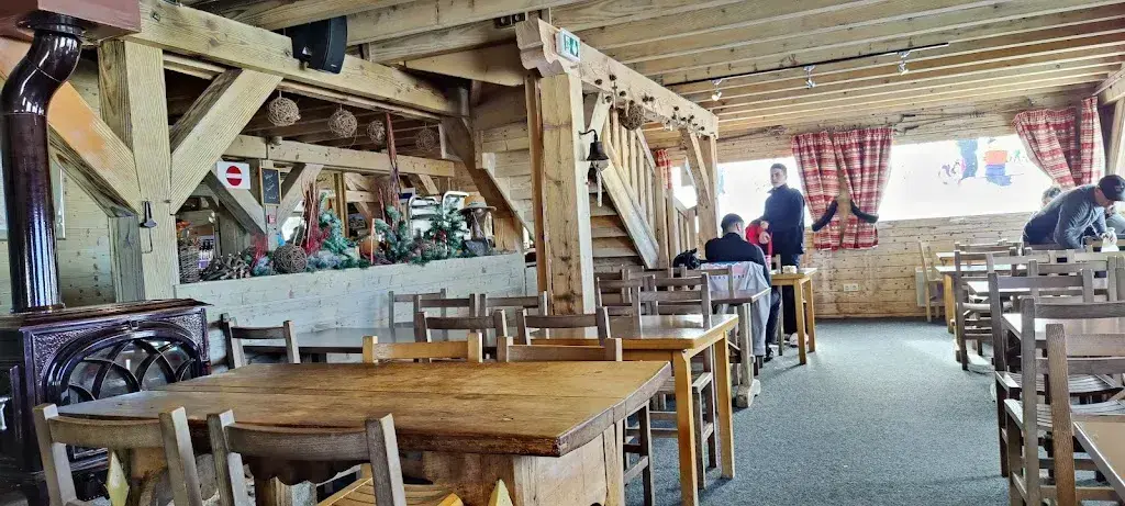 Jeff Bulled_le chalet de la roche_France_review