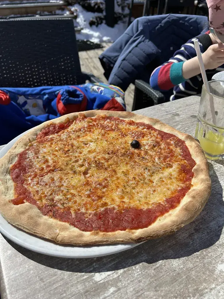 Ben Francis_La Casa De L'ours_France_review