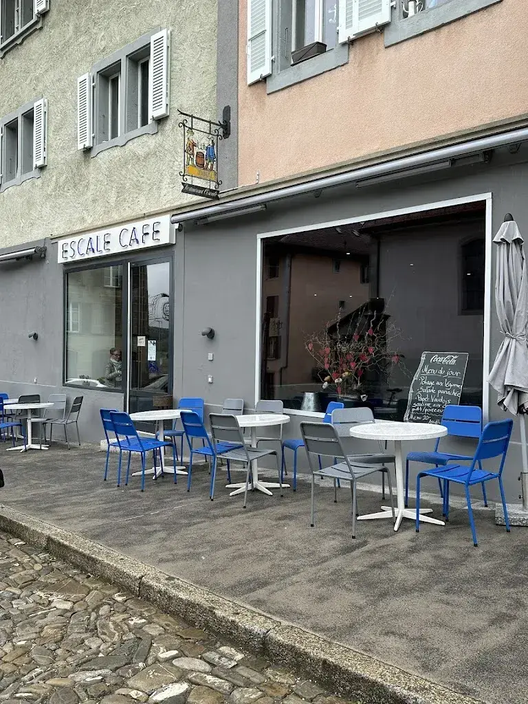 Roberto Moreira_Escale_Romont_review