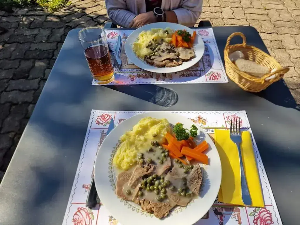 Buvette de la Petite Combe_Le Pâquier_slider_image_2