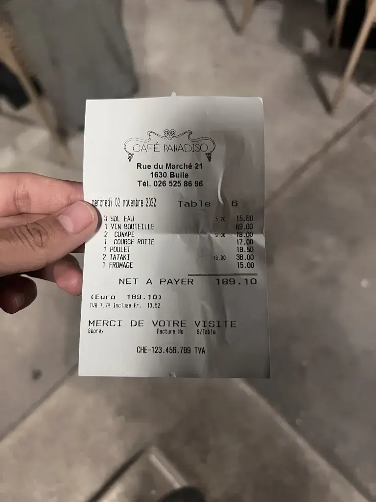 Ximena Salado_Café Paradiso_Bulle_review