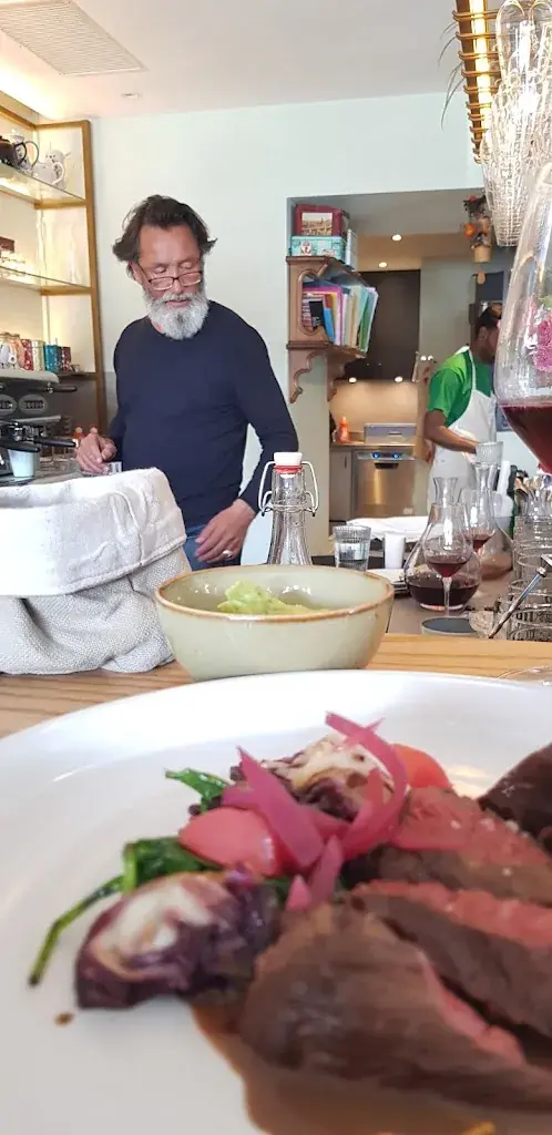 Malik Chebbi_Café Paradiso_Bulle_review