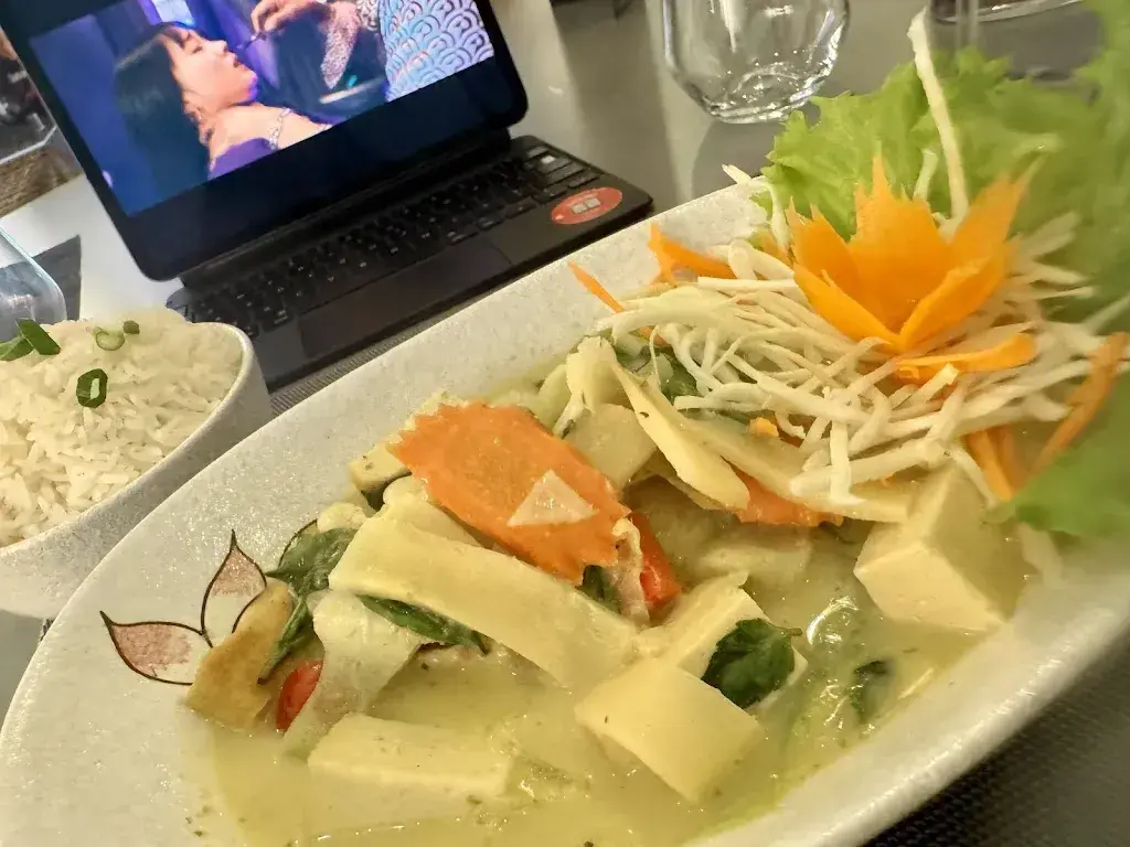 Cindy Bernadette Tjumantara_Thongbaï Thaï Food bulle_Bulle_review