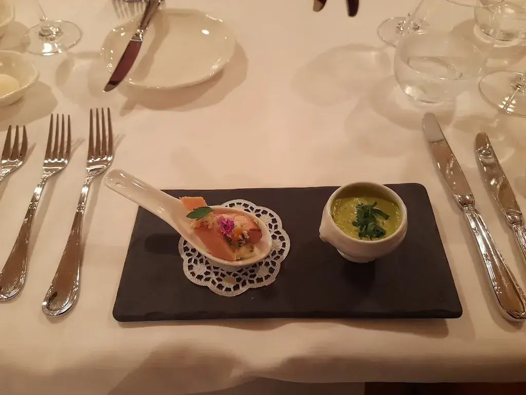 Restaurant du Cheval Blanc restaurant à Les Pommerats