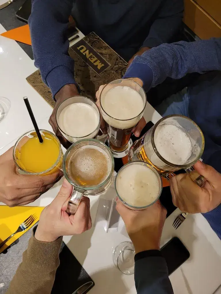 Bee Bart_Restaurant GoldenIndia Freiburg/Fribourg 