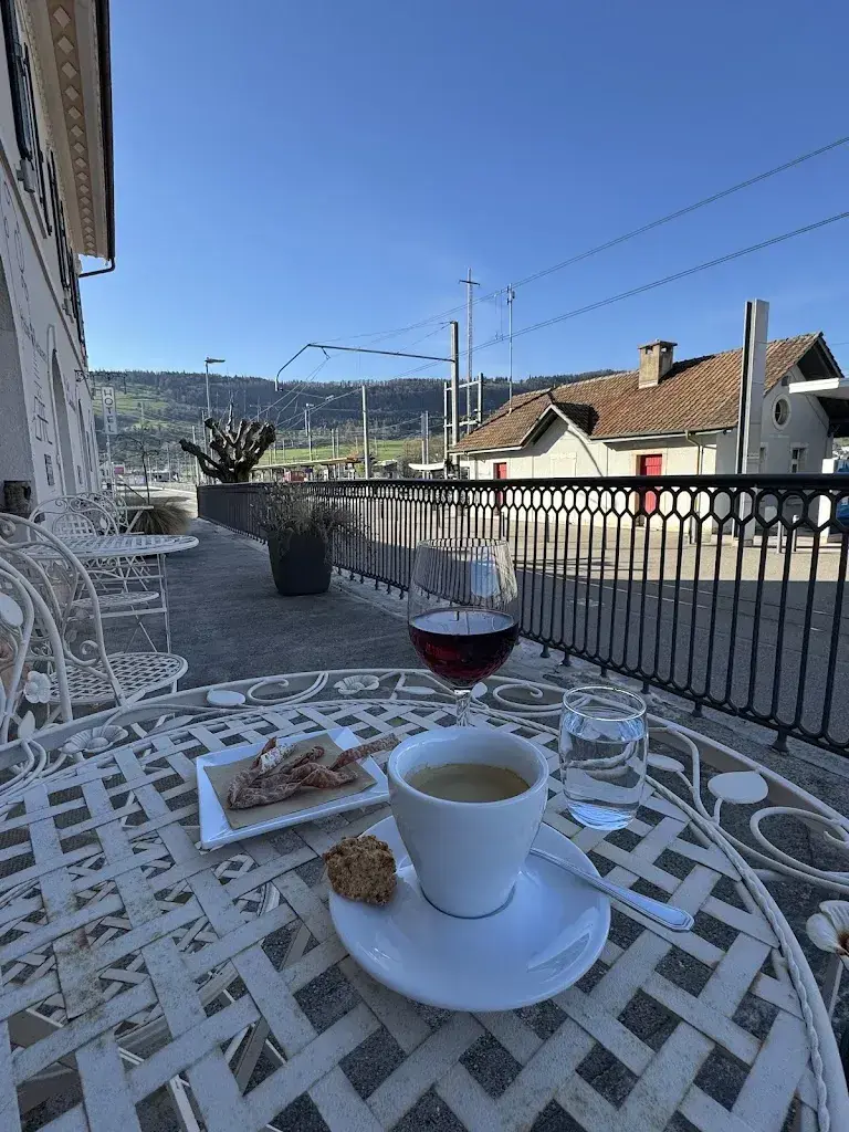 Alexander Neumann_Hôtel Restaurant de la Gare_Glovelier_review