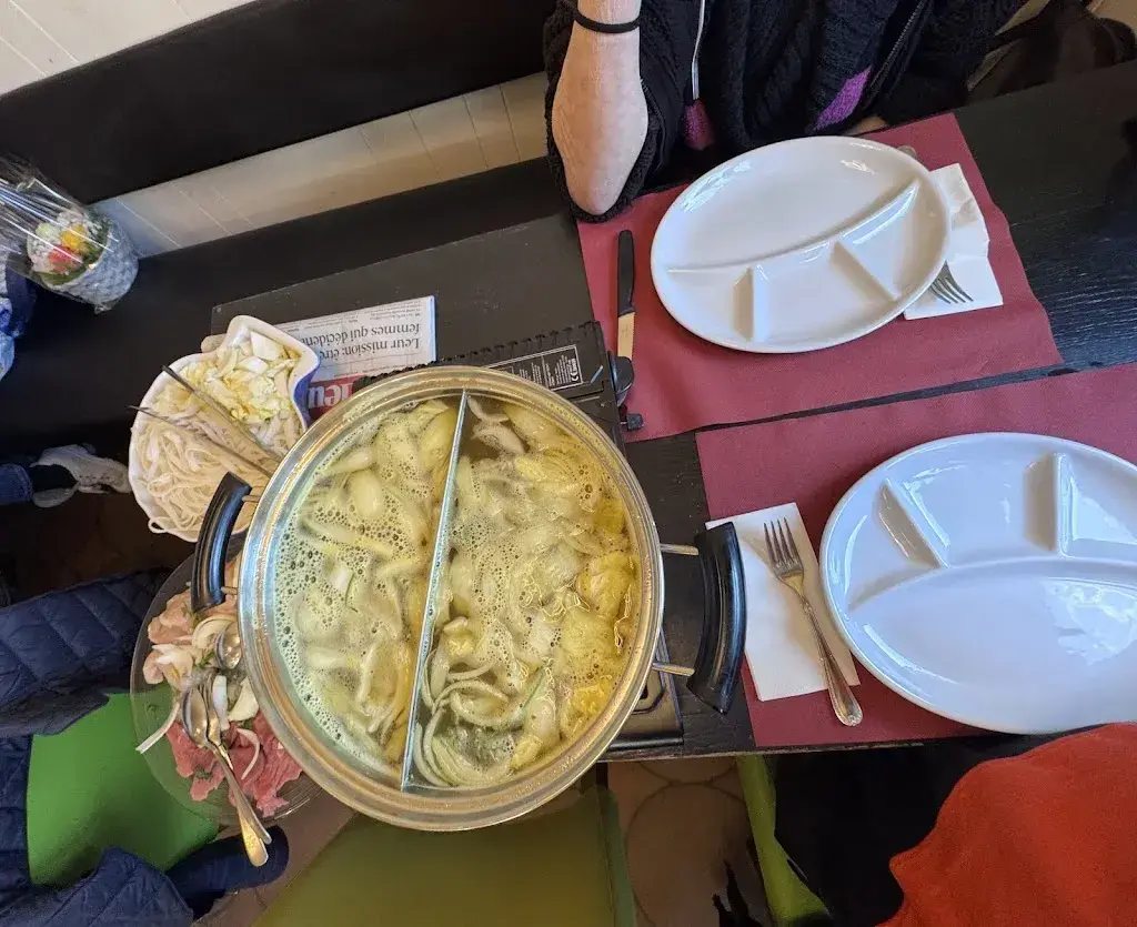 Dylan_Santy's Bar_Cudrefin_avis