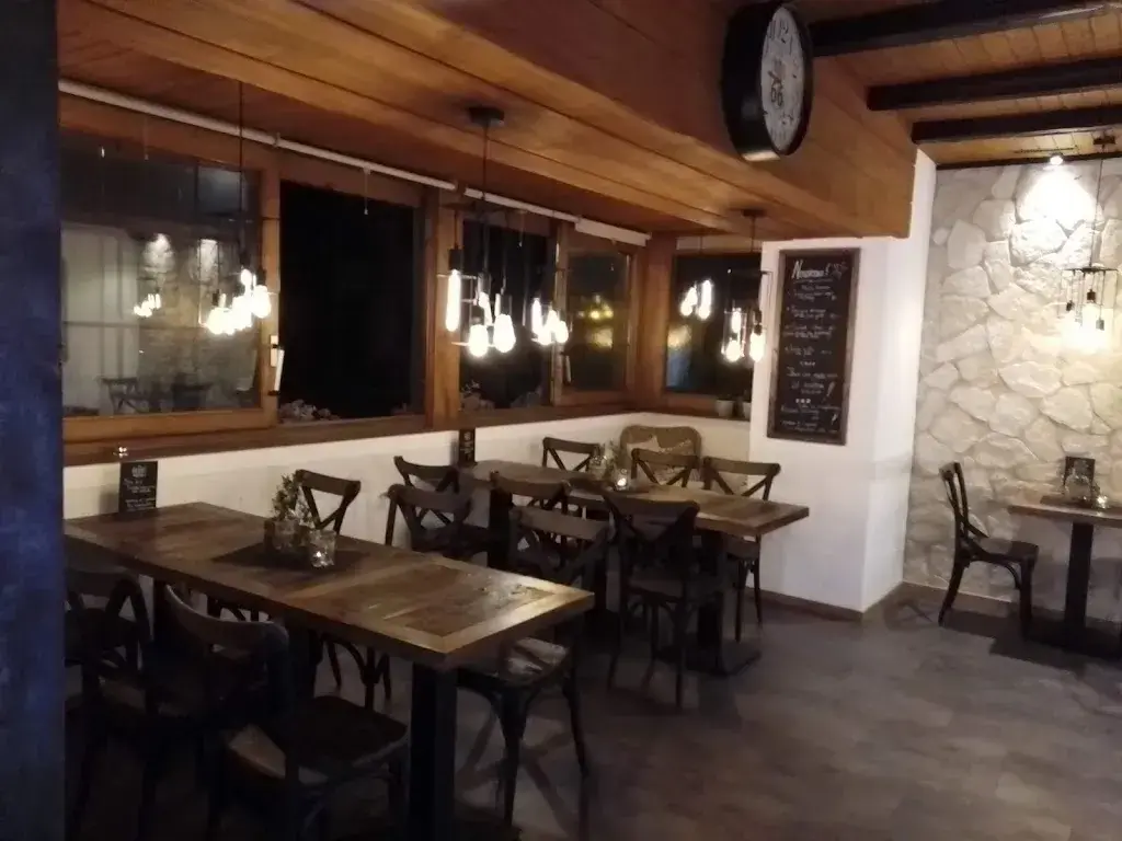 Bernard WOLF_Cristal Bar Vinothèque_Reconvilier_review