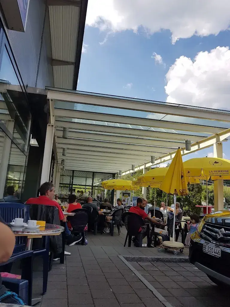 Rafael S_Fun Café Snack_Reconvilier_review