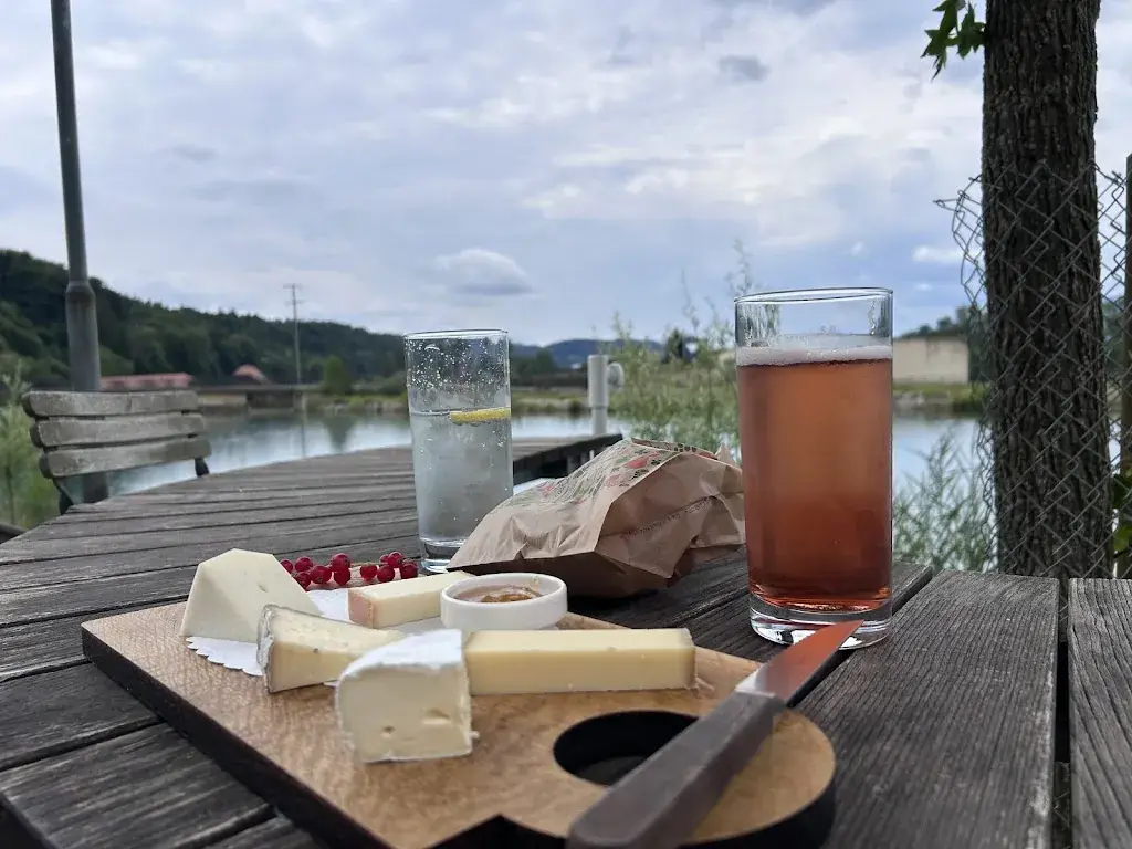 Meieri 12_Bistro Martin Pêcheur_Hagneck_avis