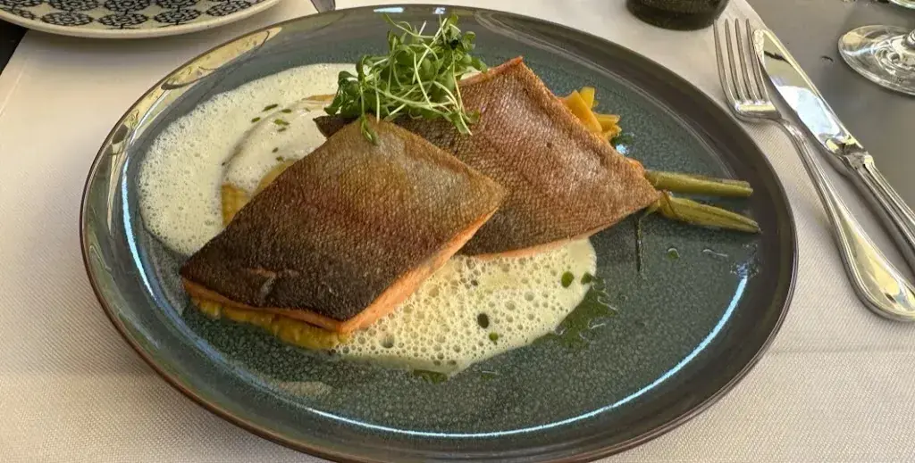 Daniel Hofmann_La Table_Erlach_review