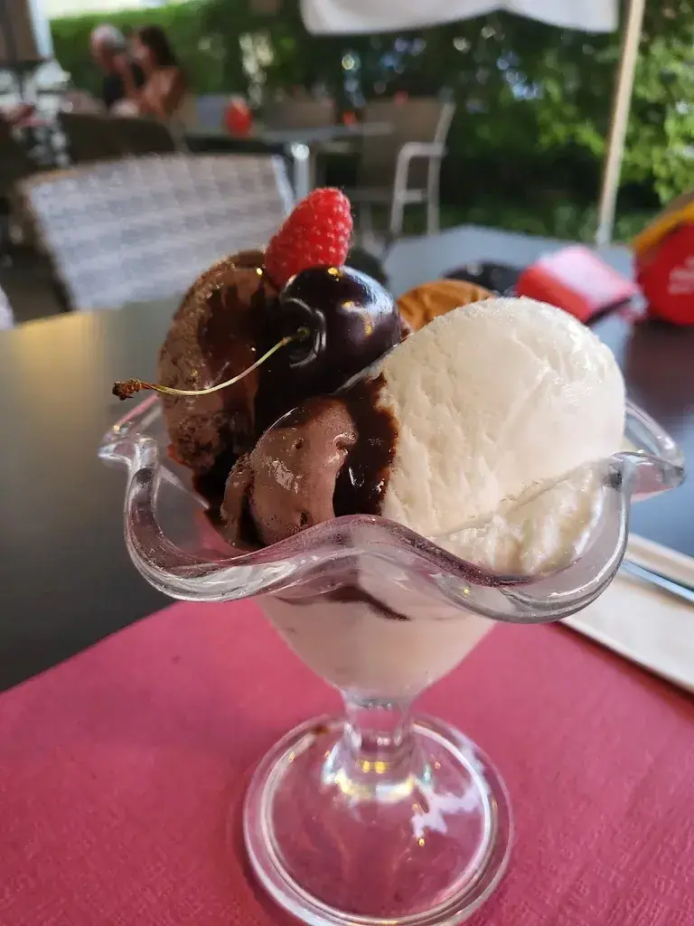 Corinne Vondal_Restaurant Strand in Vinelz_Vinelz_avis