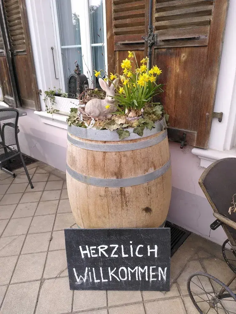 Delphine Chevalier_Bio Restaurant zum Kantonsschild_Galmiz_avis