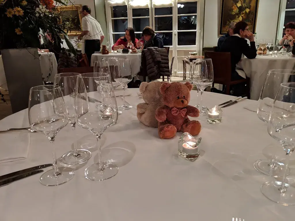 Simon Dunand_Romantik Hotel de l'Ours_Sugiez_review