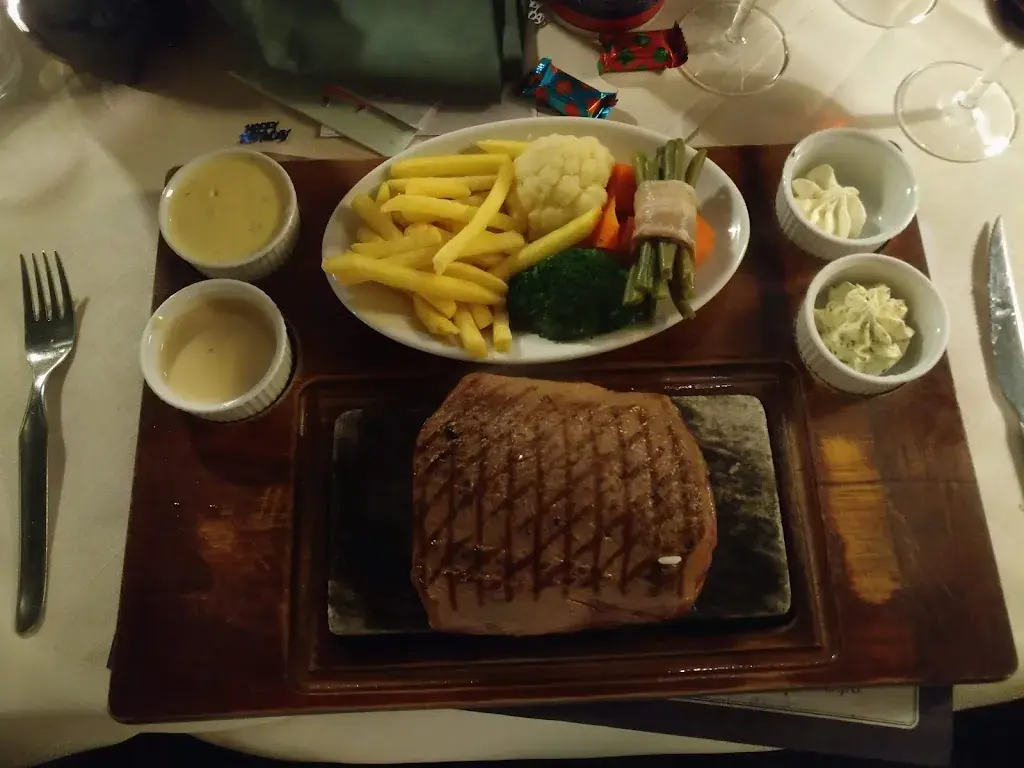 Daybreakerflint_Schori's Bahnhof_Wiler bei Utzenstorf_avis