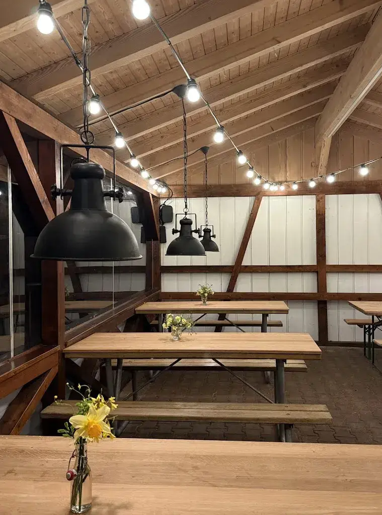 Janine Rohrbach_Kiosk am See / Strand Bistro_Lüscherz_avis