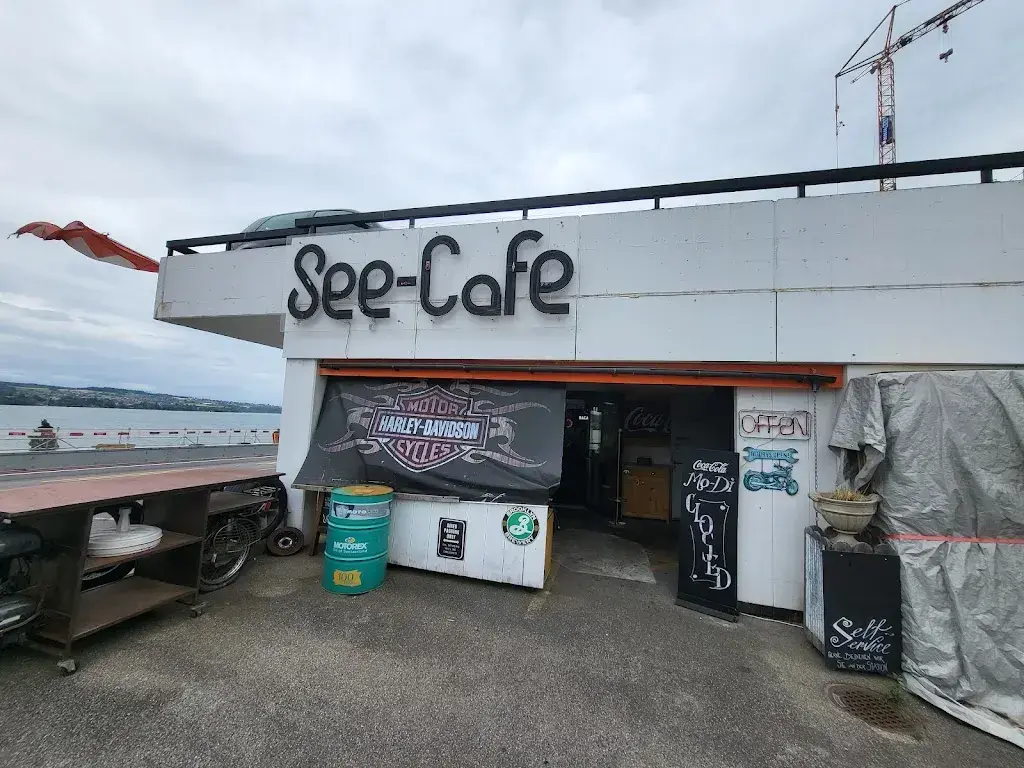 Hazel Thompson_See-Café Alfermee by Maria & Luisa Traiteur_Tüscherz-Alfermée_reseña