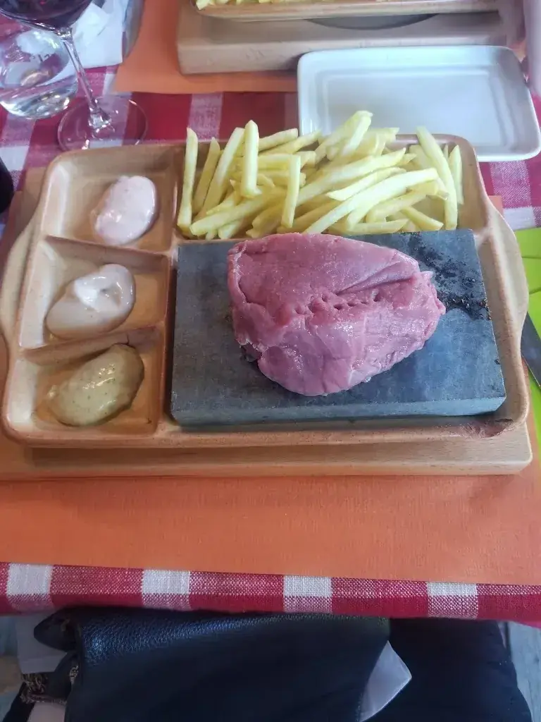 Mireille M_Restaurant des Arbognes_Cousset_review