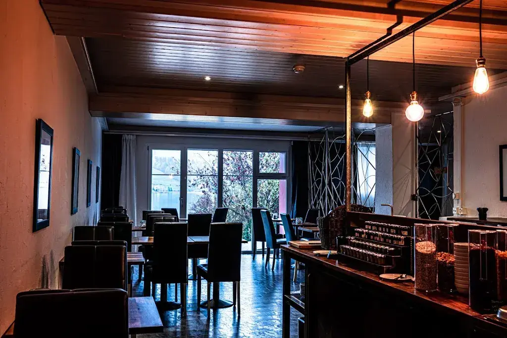 Restaurant Bellevue le Rocheray_Sentier_slider_image_1