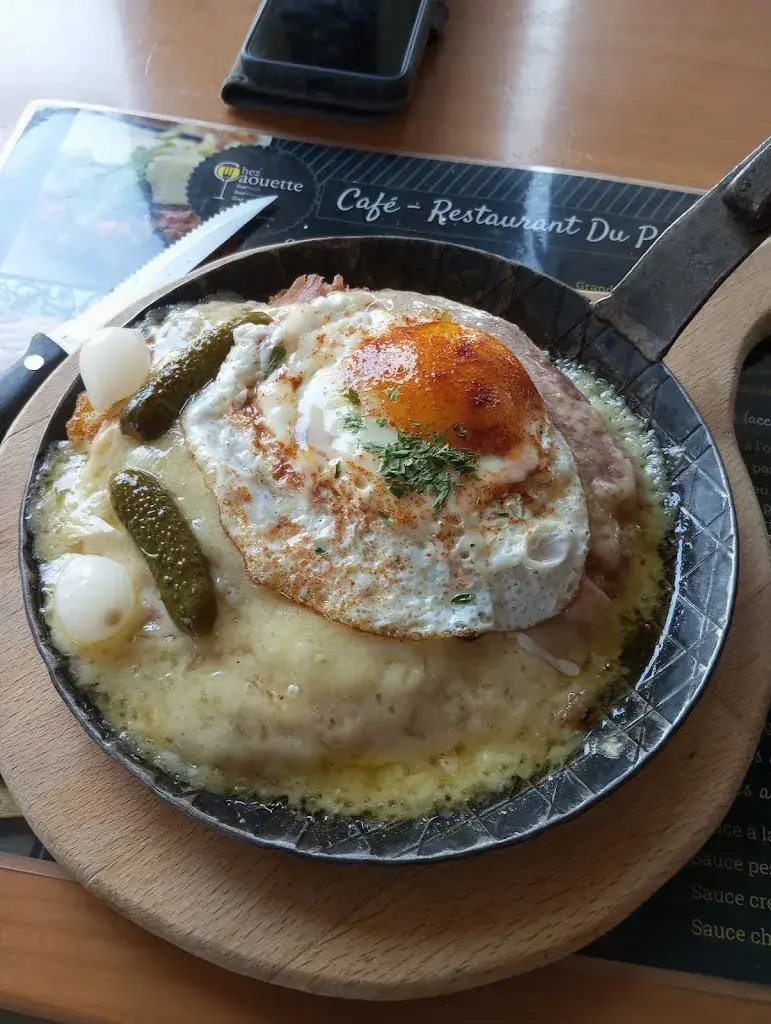 laurent Cc_Café-Restaurant du Pont 