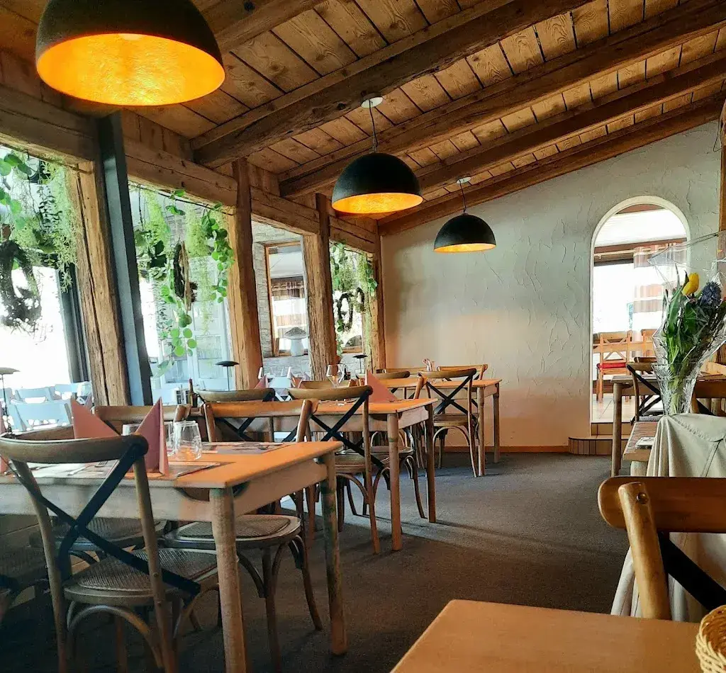 Scoubidou Bienne_Restaurant La Calèche_Court_review