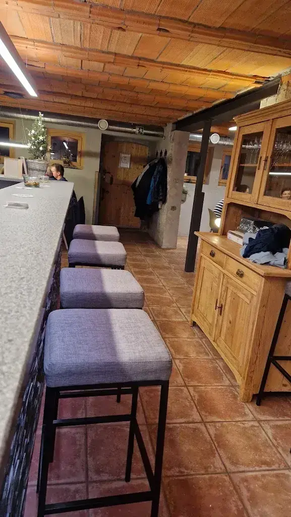 Adrian Tschanz_Webers Apero_Siselen_review