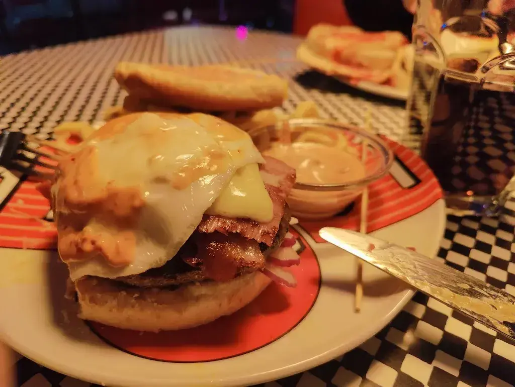 burnsson_Road Stop Cafe_Lohn-Ammannsegg_avis