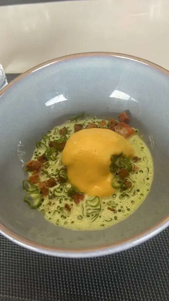 Martin gyorgiev_La Cantine Verte_Cornaux_review