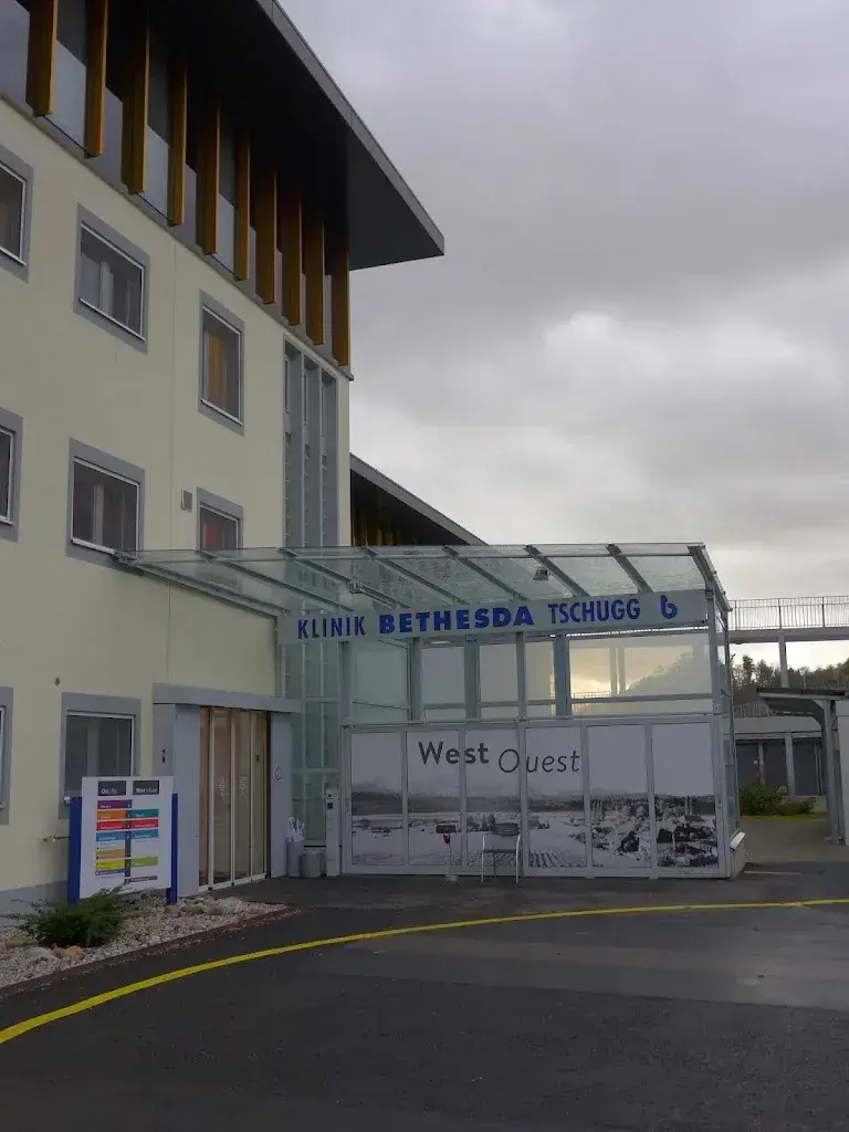 Lang Gesellschafterin_Rehaklinik Tschugg_Tschugg_recensione